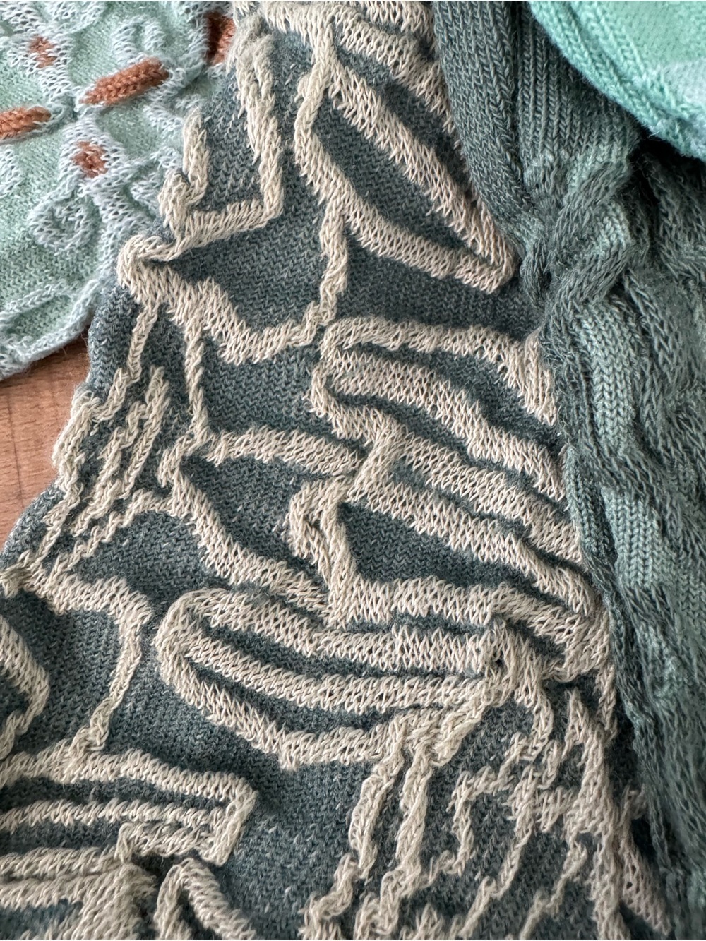 NWT Velvet Vault 5 pack Textured Socks 🧦 ❤️ - Picture 6 of 6